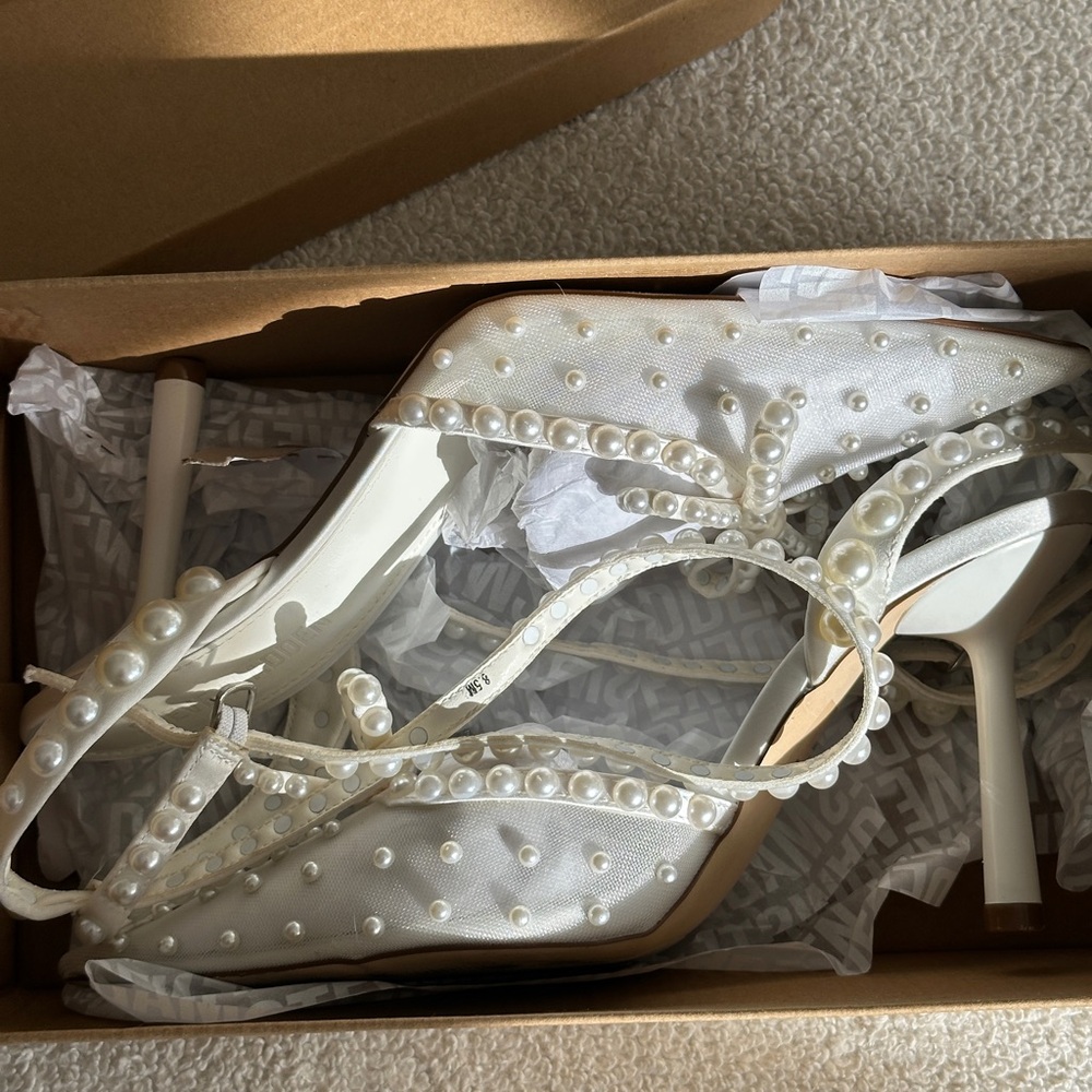 Steve Madden White Heels with Pearl Details - Picture 3 of 5